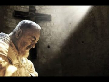 LAngelo Custode Sostiene Padre Pio Nelle Battaglie Contro Il Demonio