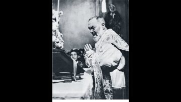 Padre Pio Celebra La Messa Con Gesù E Maria