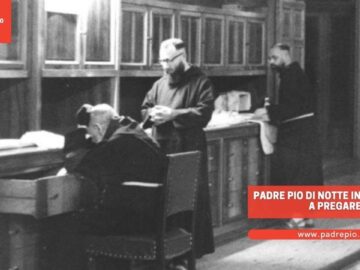 Padre Pio Di Notte In Sacrestia A Pregare
