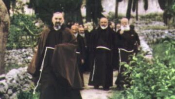 Padre Pio Difende I Suoi Confratelli