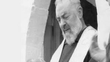 Padre Pio: Venite A Bussare Alla Mia Tomba