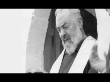Padre Pio: Venite A Bussare Alla Mia Tomba