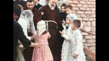 Padre Pio: Vi Porto Tutti Nel Mio Cuore