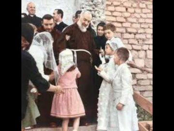 Padre Pio: Vi Porto Tutti Nel Mio Cuore