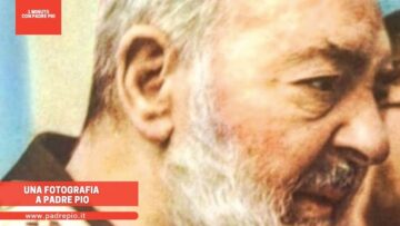 Una Fotografia A Padre Pio
