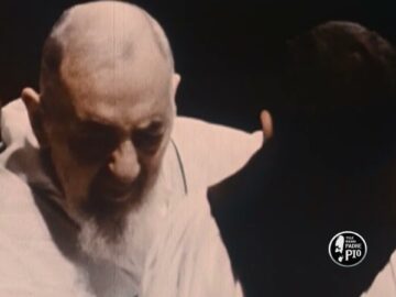 Padre Pio è Morto Per Amore (la Storia Di Padre Pio)