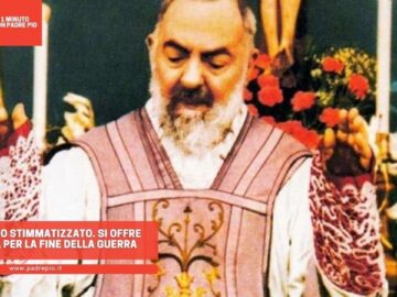 Padre Pio Stimmatizzato. Si Offre Vittima Per La Fine Della Guerra