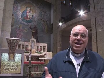 Quando A Lourdes La Madonna Si Chinò Su Bernadette (Dritto Al Cuore 31 Maggio 2024)