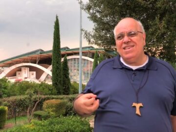 Gesù Si Lamenta Con Padre Pio Per I Peccatori Contro LEucarestia (Dritto Al Cuore 10 Ottobre 2024)