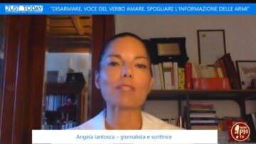 “Disarmare, Voce Del Verbo Amare. Spogliare L’informazione Delle Armi”
