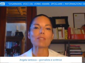 “Disarmare, Voce Del Verbo Amare. Spogliare L’informazione Delle Armi”