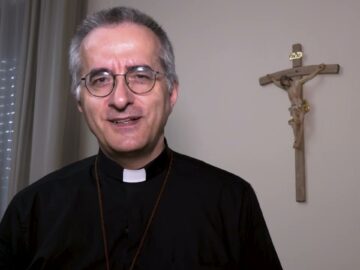 “Il Cuore Della Fede è L’amore Che Diventa Lode.”