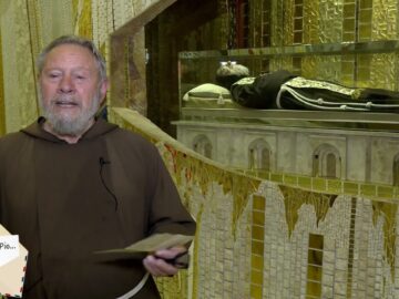 Caro Padre Pio, Fa Che I Miei Figli Si Realizzino Spiritualmente E Umanamente