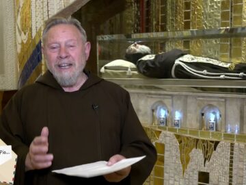 Caro Padre Pio, Ho Un Problema Troppo Grande, Soffro Di Solitudine