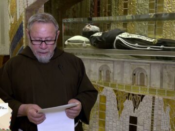 Caro Padre Pio, La Mia Anima è Triste, Sono Disperata