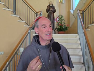 Con Francesco E Padre Pio, La Preghiera Per La Pace Del Card. François Xavier Bustillo