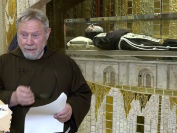 Caro Padre Pio, Insegnami Ad Amare E Parlare A Gesù