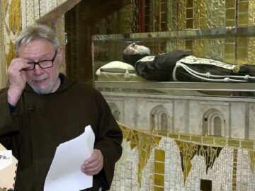 Caro Padre Pio, Sento La Mia Anima Buia E Triste, Aiutami