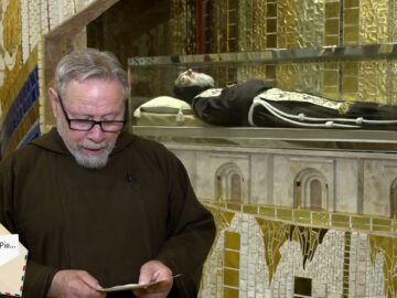 Caro Padre Pio, T I Prego Aiuta Mia Figlia Da Questa Brutta Malattia