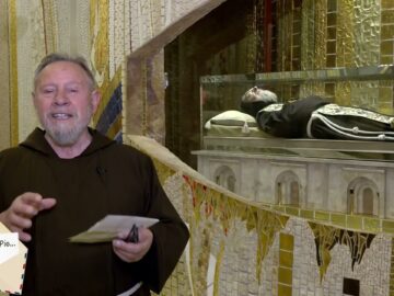 Caro Padre Pio, Ti Prego Di Non Far Soffrire Mia Nonna Dalla Sua Malattia