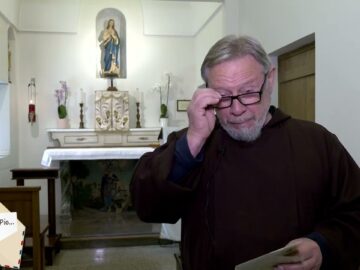 Caro Padre Pio, Veglia Sempre Su Di Noi, Proteggici Da Ogni Male