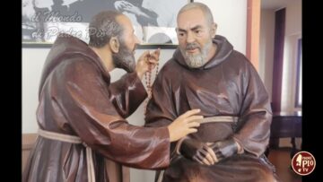 Il Mondo Di Padre Pio. Io Sento Padre Pio Dietro Le Spalle Io Mi Consiglio Con Lui