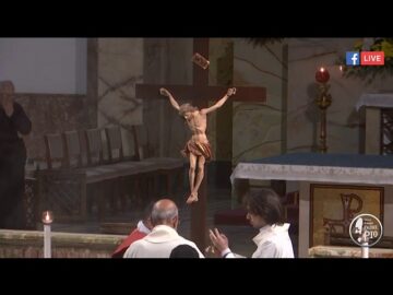 Preghiera Sotto La Croce 15 Novembre 2019