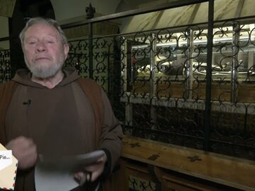 Caro Padre Pio, Ascolta La Mia Preghiera, Santificami Ogni Giorno