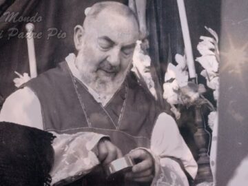 Il Mondo Di Padre Pio. Padre Pio Non Invecchia, Non Muore, è Sempre Lo Stesso.​