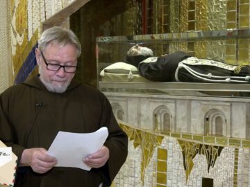 Caro Padre Pio, Ricorda La Mia Famiglia Nelle Tue Preghiere