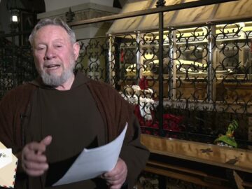Caro Padre Pio, Ti Prego Di Accogliere Tutte Le Preghiere Che Invocano Pace