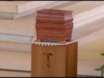 Santa Messa 5 Settembre 2021. Giornata Di Spiritualità Per Gli Artisti. Urna Di Raffaella Carrà