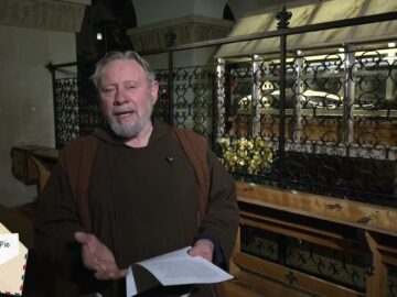 Caro Padre Pio, Ascolta Le Mie Preghiere, Confido In Te