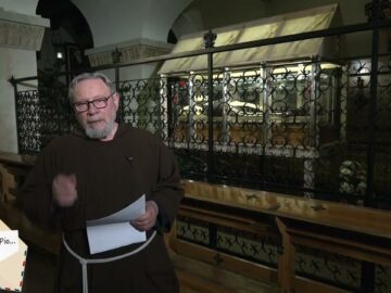 Caro Padre Pio, Ti Supplico, Prega Per Tutti I Nostri Defunti