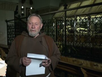 Caro Padre Pio, Ti Prego Intercedi Per Le Nostre Preghiere