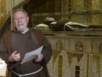 Caro Padre Ti Prego Aiutami, Non Negarmi La Tua Intercessione