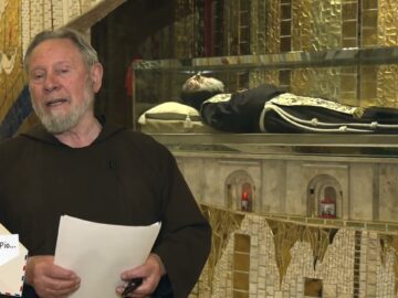 Caro Padre Pio, Ho Sofferto Tanto In Questi Ultimi Anni, Ti Chiedo Di Pregare Tanto Per Me