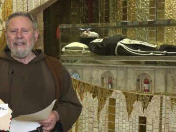 Caro Padre Pio, Prega Per Mia Figlia Affinché Possa Trovare La Gioia Di Nuove Amicizie