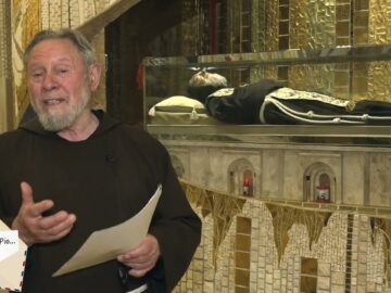 Caro Padre Pio, Prega Per Tutte Le Anime Defunte In Particolare Per Le Anime Del Purgatorio