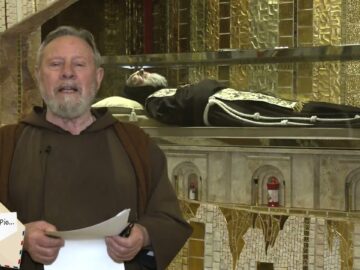 Caro Padre Pio, Ti Chiedo Una Preghiera Particolare Per La Mamma Di Un Mio Amico