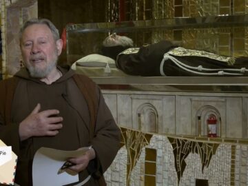 Caro Pio, Ti Chiedo Di Proteggere Mio Figlio Dal Male Che Lo Circonda