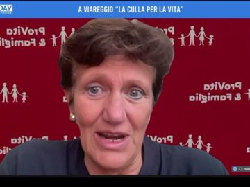 A Viareggio Arriva Una Culla Per La Vita (Just Today 14 Ottobre 2026)